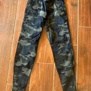 Hollister Camo skinny joggers